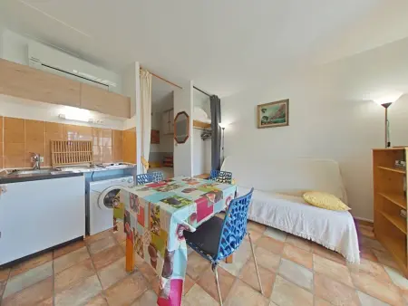 Studio climatisé avec balcon à La Londe-les-Maures, parking inclus - Photo 6