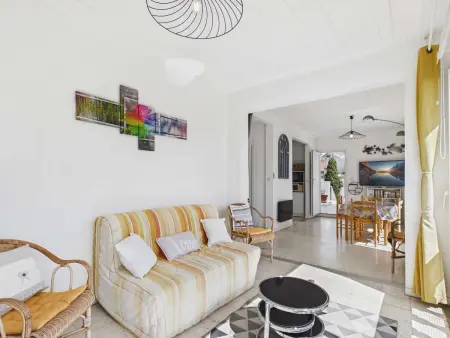 Appartement lumineux avec terrasse, proche plage et commerces - Photo 4