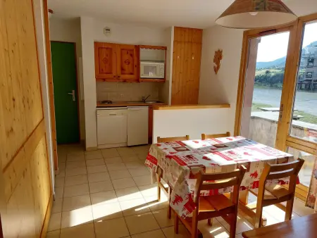 Appartement cosy 4 pers, au pied des pistes avec Wifi gratuit - Photo 2