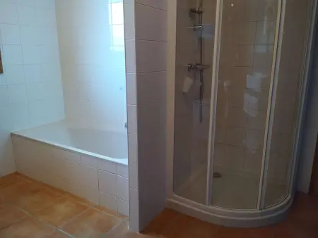 Séjour familial avec piscine privée et grand jardin à Espech - Photo 12
