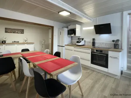 Maison Normande Confortable avec Jardin et WiFi, Gite 8 personnes à La Ferté Macé - Photo 1