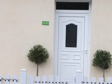 Maison Normande Confortable avec Jardin et WiFi, Gite 8 personnes à La Ferté Macé - Photo 5