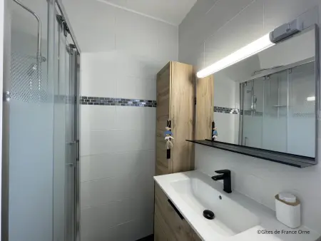 Maison Normande Confortable avec Jardin et WiFi, Gite 8 personnes à La Ferté Macé - Photo 9