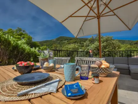 Les Roches du Sud, Charmante Gîte en domaine intimiste avec piscine - Photo 2