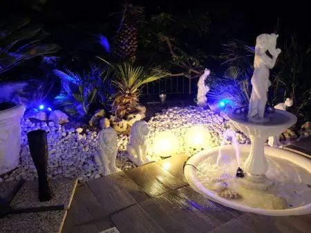 Vip Garten Whirlpool mit Meerblick im Herzen der Stadt - Photo 19