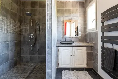 Villa Calade, Beau villa avec piscine, sauna, fitness et vue mer - Photo 31