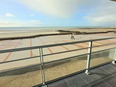 Magnifique T3 en Front de Mer à Wimereux avec Balcon et Wifi - Photo 17