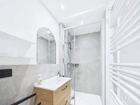 Superbe appartement skis aux pieds 80m², WIFI, parking, 8 pers - Photo 10