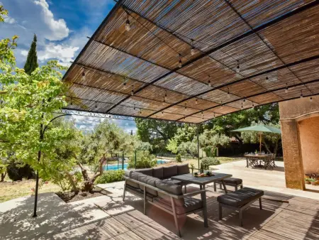 Ricavy, Jolie maison spacieuse avec une grande piscine - Photo 2
