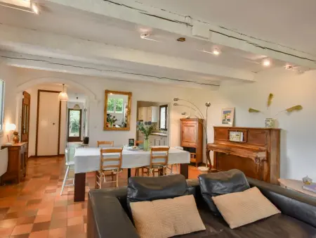 Ricavy, Jolie maison spacieuse avec une grande piscine - Photo 9