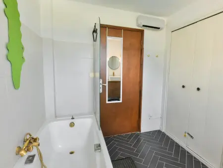 Ricavy, Jolie maison spacieuse avec une grande piscine - Photo 21