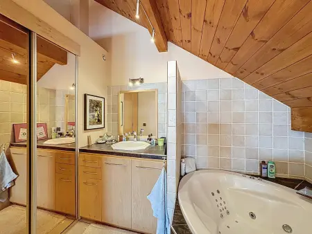 Chalet luxe spacieux proche pistes, lits faits, ménage inclus - Photo 4