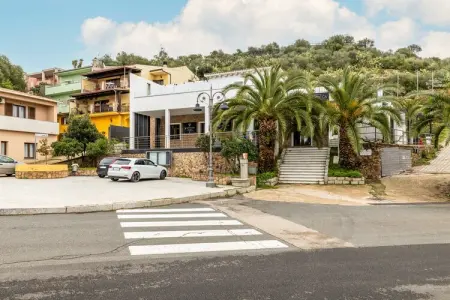 ATTICO BADESI CON PISCINA, Grenier avec terrasse et piscine en copropriété - Photo 31