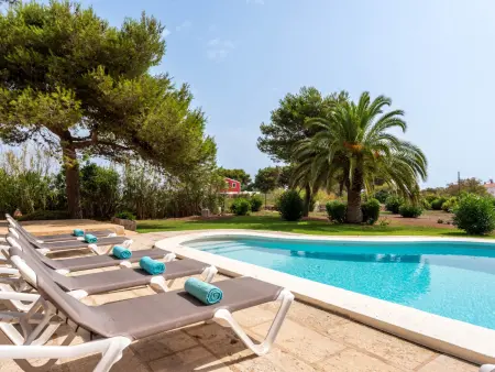 Spacieuse villa pour 8 personnes avec piscine privée et vue jardin à Es Castell - Photo 4
