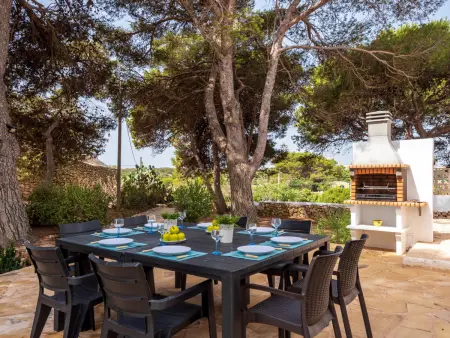 Spacieuse villa pour 8 personnes avec piscine privée et vue jardin à Es Castell - Photo 5