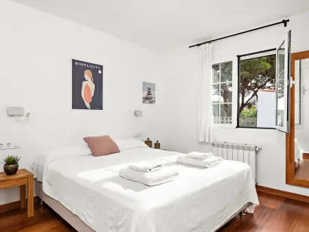 Spacieuse villa pour 8 personnes avec piscine privée et vue jardin à Es Castell - Photo 7