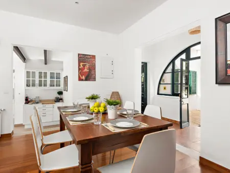 Spacieuse villa pour 8 personnes avec piscine privée et vue jardin à Es Castell - Photo 11