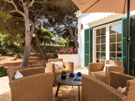 Spacieuse villa pour 8 personnes avec piscine privée et vue jardin à Es Castell - Photo 16