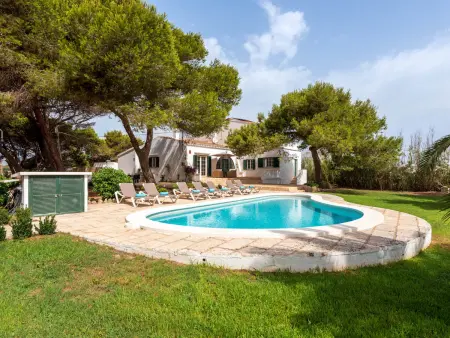Spacieuse villa pour 8 personnes avec piscine privée et vue jardin à Es Castell - Photo 19
