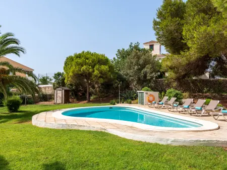 Spacieuse villa pour 8 personnes avec piscine privée et vue jardin à Es Castell - Photo 20