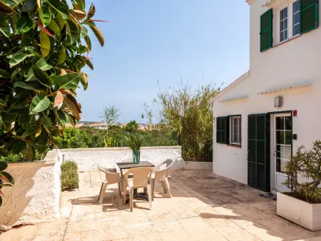 Spacieuse villa pour 8 personnes avec piscine privée et vue jardin à Es Castell - Photo 21