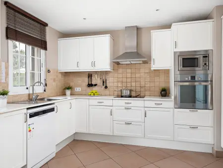 Spacieuse villa pour 8 personnes avec piscine privée et vue jardin à Es Castell - Photo 33