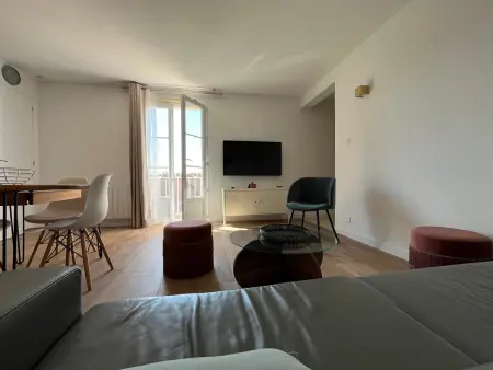 T3 Confortable à La Roche-Posay avec Balcon et Wifi - Photo 4