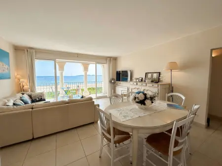 Appartement spacieux avec balcon et accès plage à Port Grimaud - Photo 1