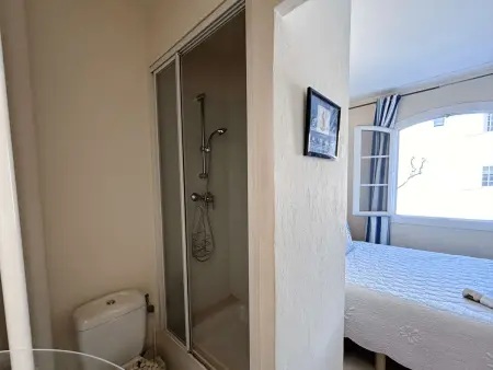 Appartement spacieux avec balcon et accès plage à Port Grimaud - Photo 6
