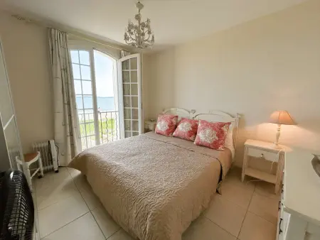 Appartement spacieux avec balcon et accès plage à Port Grimaud - Photo 7