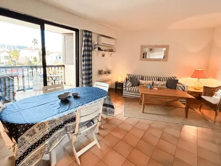 Appartement cosy 2 chambres avec WIFI et climatisation à Port Grimaud - Photo 2