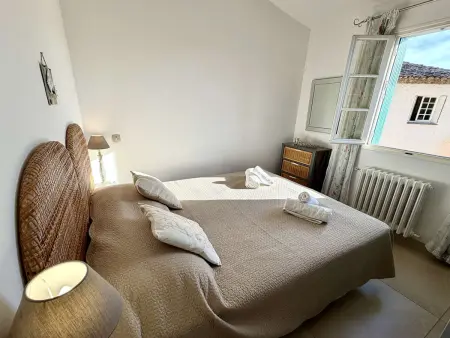 Appartement rénové avec Internet, 2 chambres, parking à Port Grimaud - Photo 14