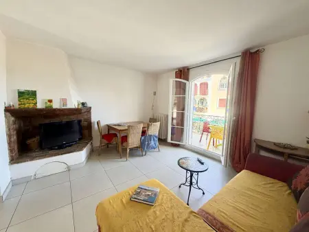 Charmant Duplex à Port Grimaud avec Balcons et Parking - Photo 3
