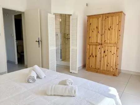 Charmant Duplex à Port Grimaud avec Balcons et Parking - Photo 12