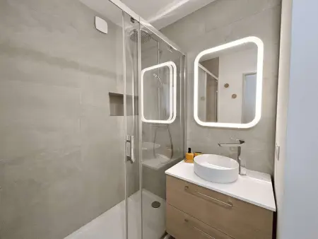 Appartement rénové avec terrasse et climatisation à Port Grimaud - Photo 6