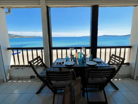 Appartement 4 pièces avec balcon et vue mer, wifi et parking - Photo 1