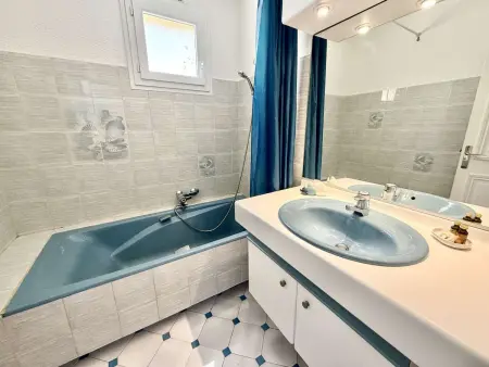 Appartement 4 pièces avec balcon et vue mer, wifi et parking - Photo 7