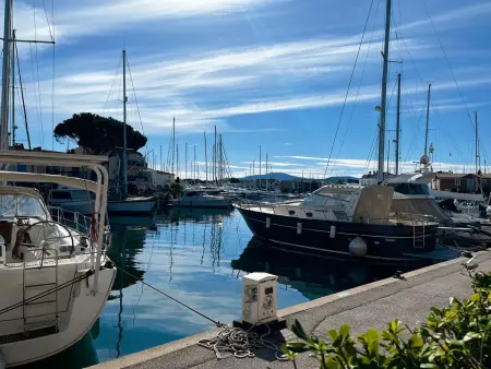 Appartement moderne climatisé avec terrasse à Port Grimaud - Photo 1