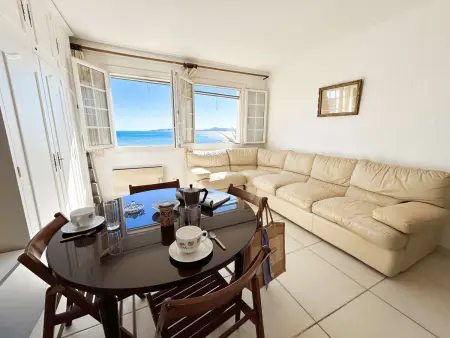 Studio climatisé en bord de mer avec parking à Port Grimaud - Photo 2