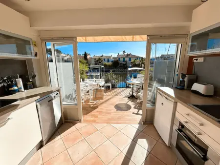 Duplex Climatisé avec Terrasses et Parking à Port Grimaud - Photo 2