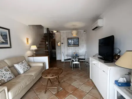 Duplex Climatisé avec Terrasses et Parking à Port Grimaud - Photo 3