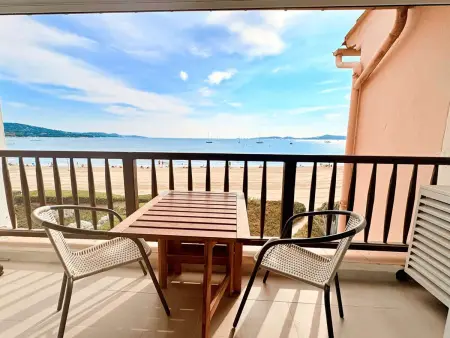 Studio lumineux avec climatisation et parking à Port Grimaud - Photo 2