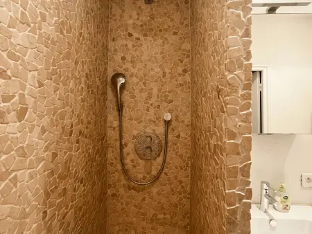 Maison rénovée 4 chambres - Climatisation - Port Grimaud - Photo 12