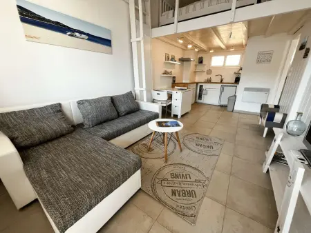 Appartement rénové 2 pièces climatisé avec parking, grand balcon à Port Grimaud - Photo 2