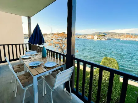 Appartement rénové avec climatisation et Internet, Port Grimaud - Photo 1