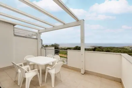ISOLA ROSSA, Terrazza, aria condizionata e posto auto privato - Photo 4