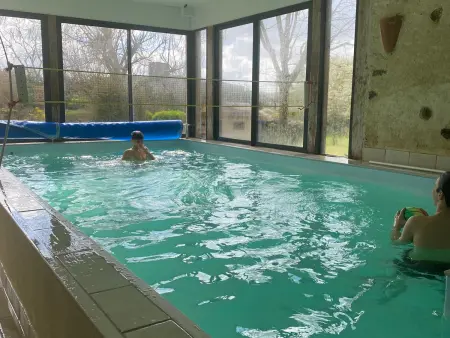 Grande Maison avec Piscine Chauffée à Bois Bertrand - Photo 2