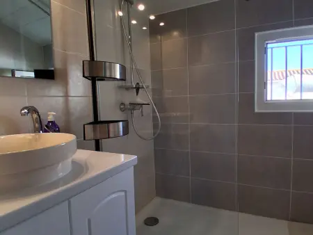 Appartement lumineux à Mèze - 4 pers, 2 ch, Clim, Parking - Photo 10