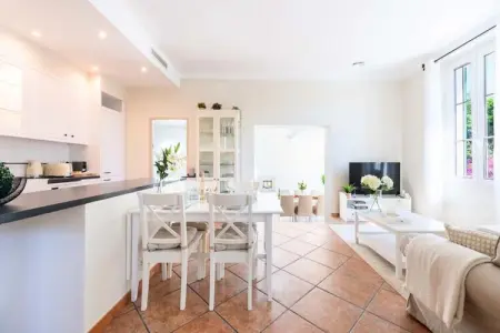 Résidence Villa 140m&sup2; Piscine - Proche Cannes, Villa au Cannet avec piscine chauffée - Photo 8