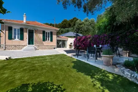 Résidence Villa 140m&sup2; Piscine - Proche Cannes, Villa au Cannet avec piscine chauffée - Photo 33